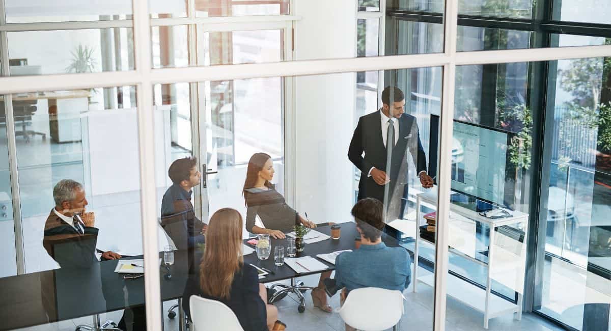 Cuatro dificultades clave para desplegar la IA generativa en empresas