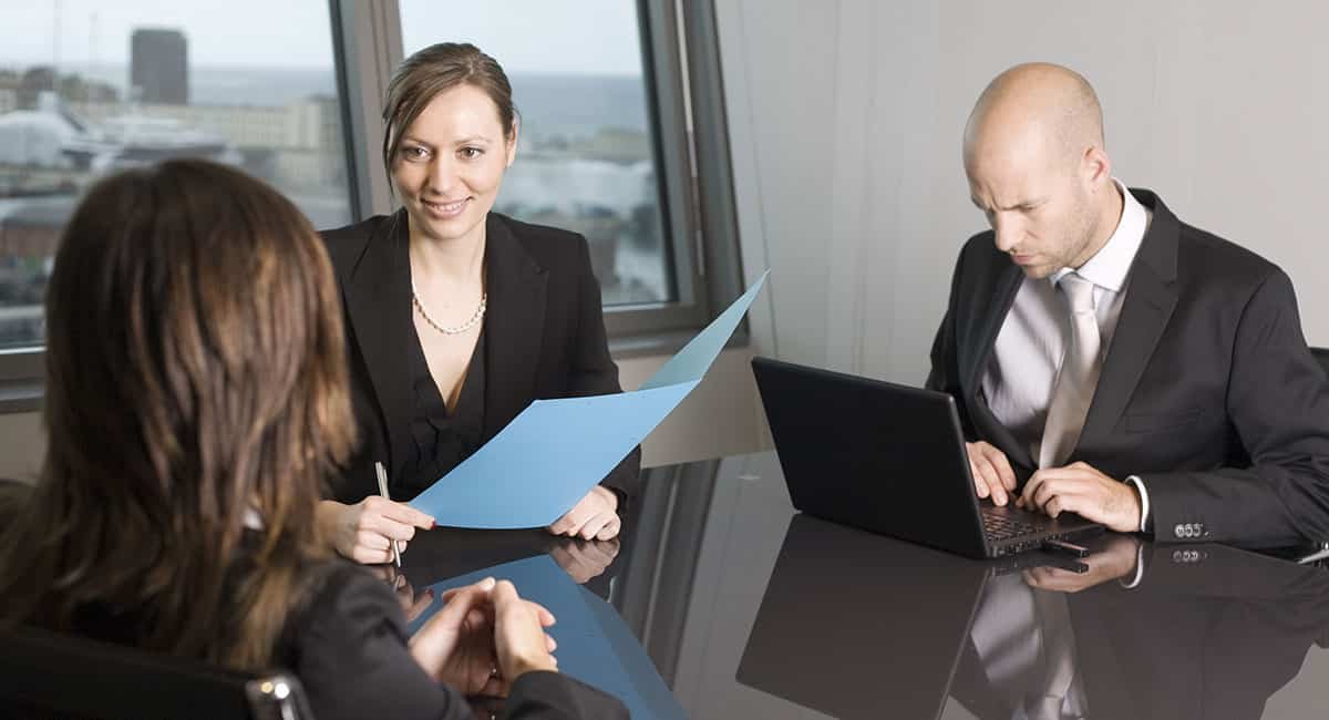 El 80 % de los directivos usa IA, pero solo el 30 % la aplica en su trabajo