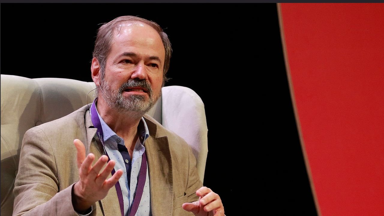 Juan Villoro sobre la IA: “Técnicamente, la mayoría de nosotros ya somos sustituibles”